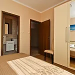 With Parking Space Soline, Krk - 19198 Apartamento
